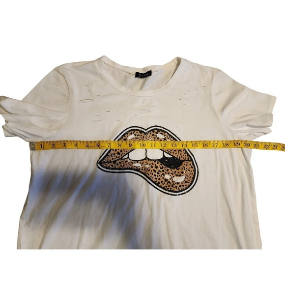 Zutter Lips Are Sealed Distressed Leopard Lips Tee Size Large F395 - Picture 7 of 10